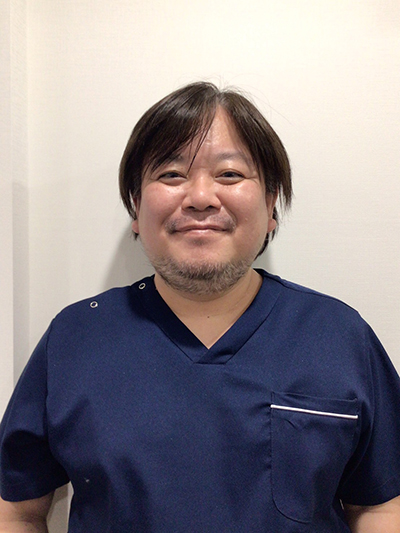 クローバー歯科院長：杉野